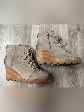 Sorel Joan of Arctic Wedge II Taupe Gray Size 9 Boot